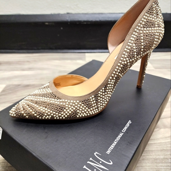 International Concepts Studded Heels - Picture 6 of 6